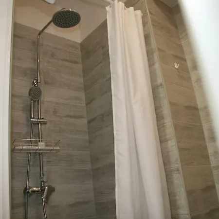 Stylish In Center Apartment