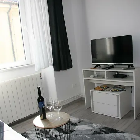 Apartment Stylish In Center Pula