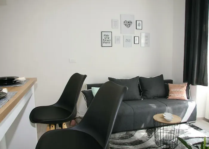 Stylish In Center 아파트 풀라