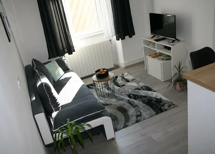 아파트 Stylish In Center 풀라