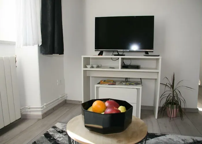 Stylish In Center 아파트 풀라